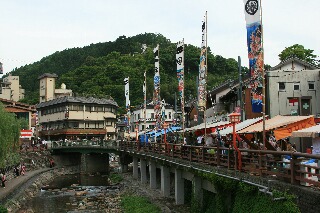 湯村温泉は祭り一色